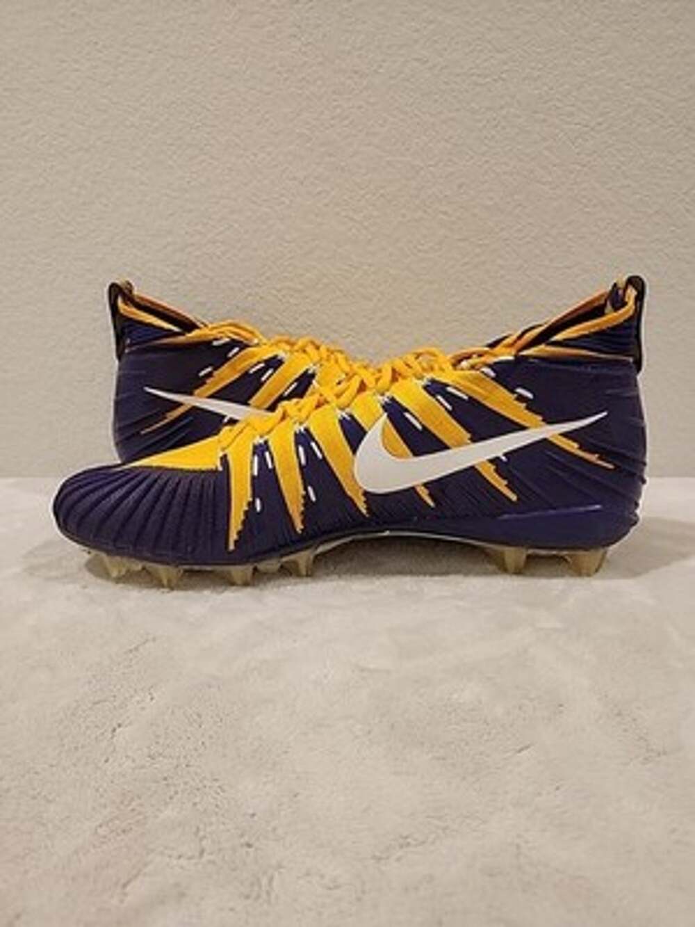 Nike Men's 18 Alpha Menace Elite Football Cleats Rare LSU Tigers